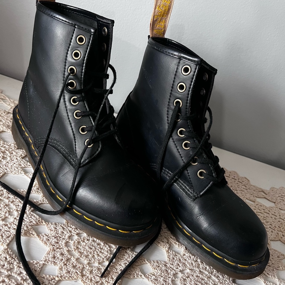 Dr. Marten (Doc Martens) 14045 Vegan Lace-up Felix Boot, Size 8